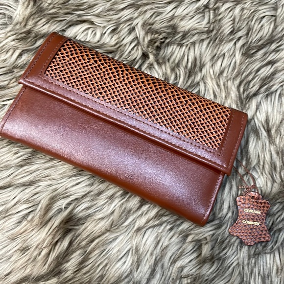 Avon Handbags - Vintage Genuine Cowhide Wallet